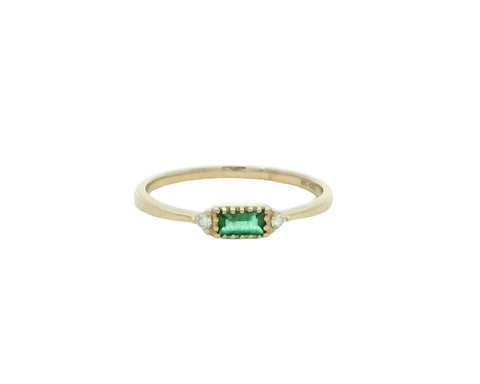 Emerald Baguette Ring in Yellow Gold