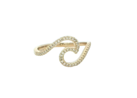 Wave Ring in Yellow Gold
