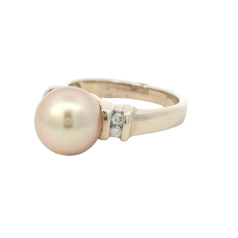 Golden South Sea Pearl and Diamonds Ring in Yellow Gold