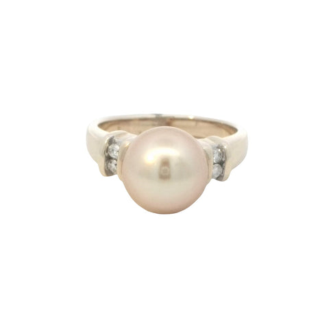 Golden South Sea Pearl and Diamonds Ring in Yellow Gold