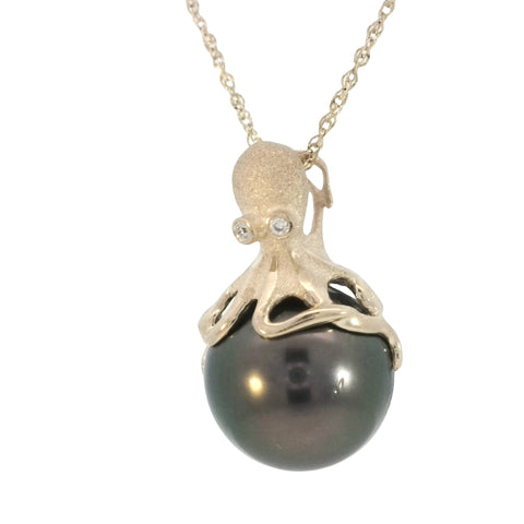 Octopus Pendant in Yellow Gold with Tahitian Pearl