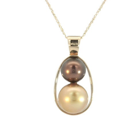 Two Pearls Pendant in Yellow Gold