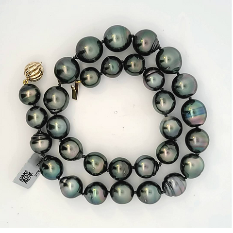 31 Tahitian Pearls Strand