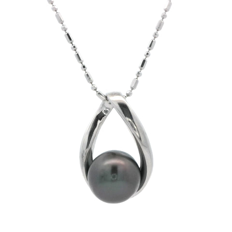 Tahitian Pearl Pendant in Sterling Silver