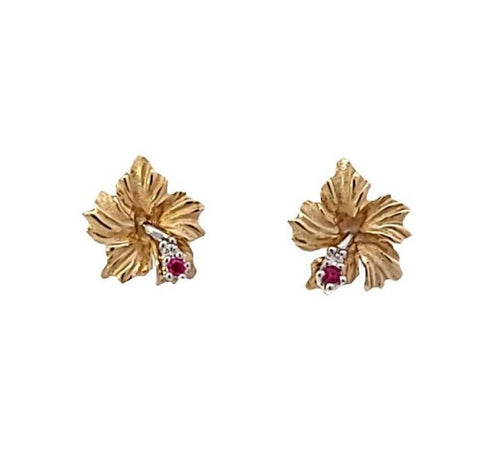 Hibiscus Earrings in Yellow Gold