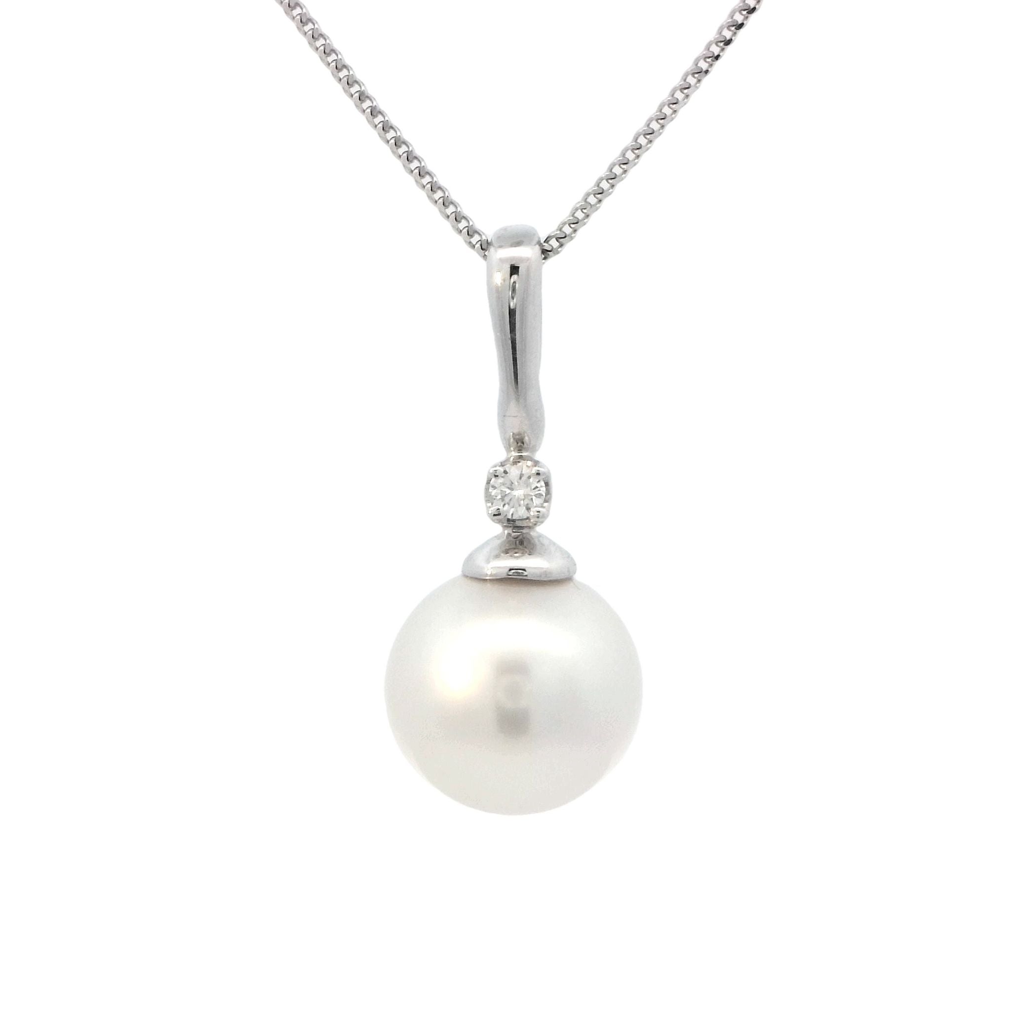 White South Sea Pearl Pendant with Diamond in White Gold