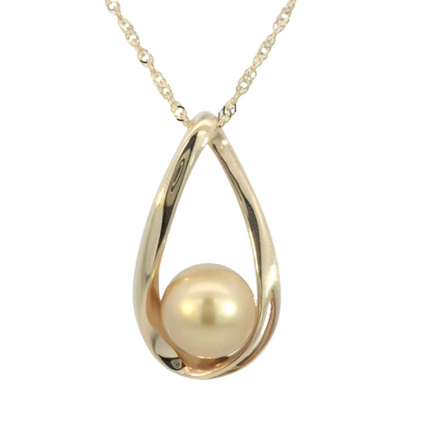 Golden South Sea Pearl Pendant in Yellow Gold