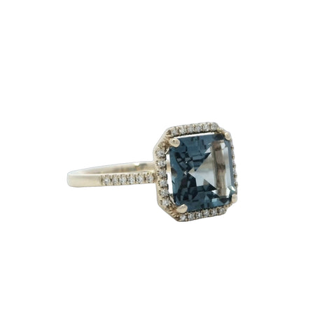 London Blue Topaz Ring in Yellow Gold