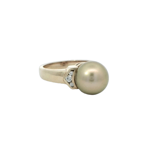 Golden South Sea Pearl in Yellow Gold