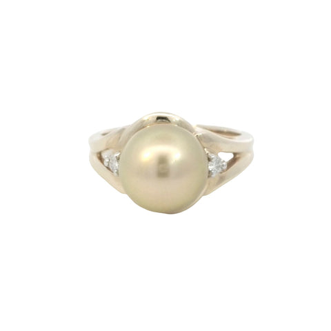 Golden South Sea Pearl and Diamonds Ring in Yellow Gold