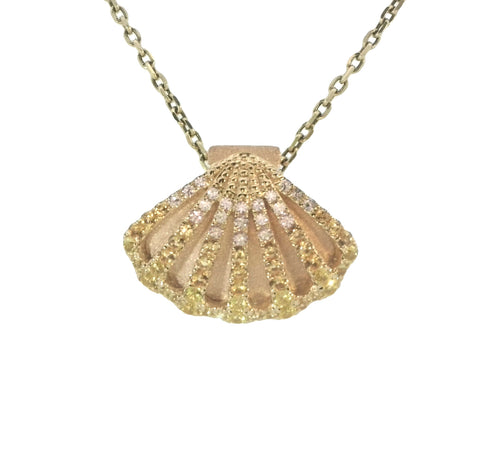 Shell Pendant in Gold