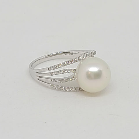 White South Sea Pearl Ring with Diamonds